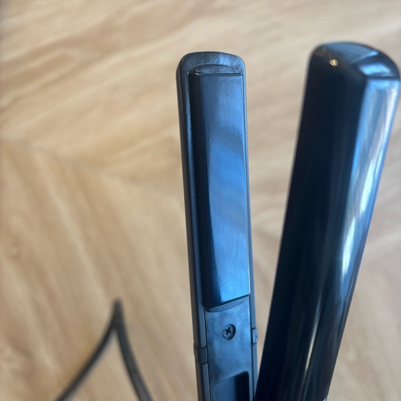 Paul Mitchell ProTools Sleek Black Styler - Picture 5 of 7